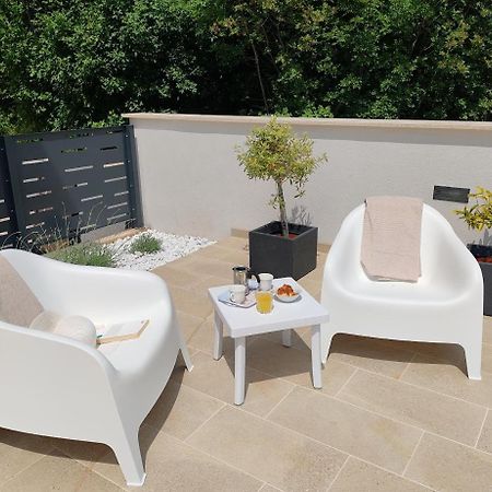 Apartments Oleander Lovrecica-Residence With Pool Exterior photo
