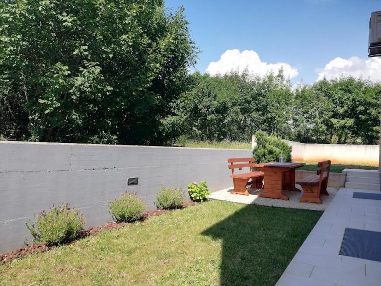 Apartments Oleander Lovrecica-Residence With Pool Exterior photo
