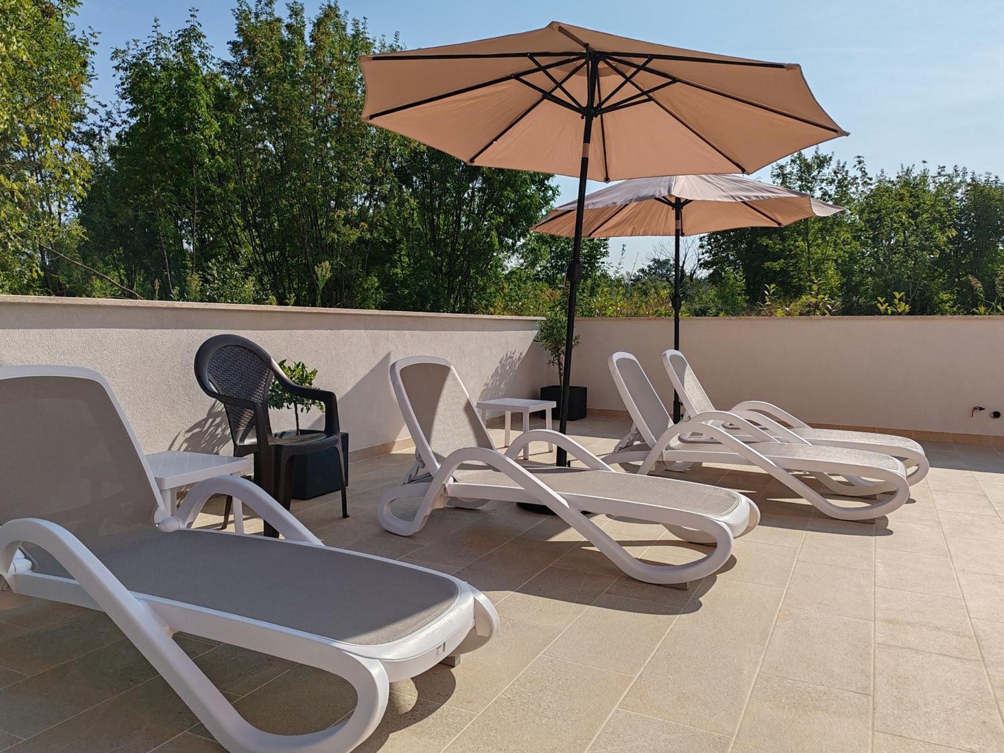 Apartments Oleander Lovrecica-Residence With Pool Exterior photo