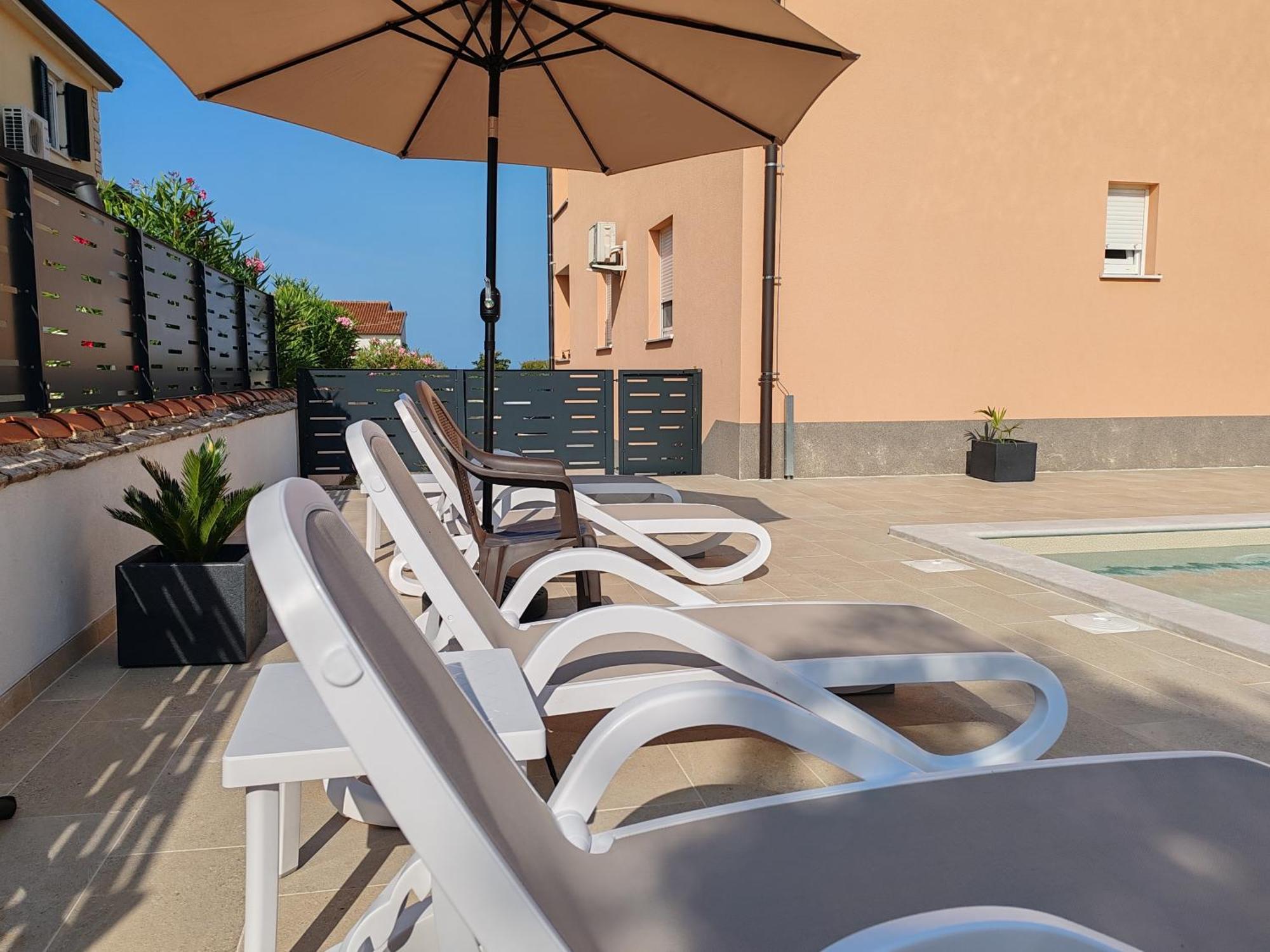 Apartments Oleander Lovrecica-Residence With Pool Exterior photo