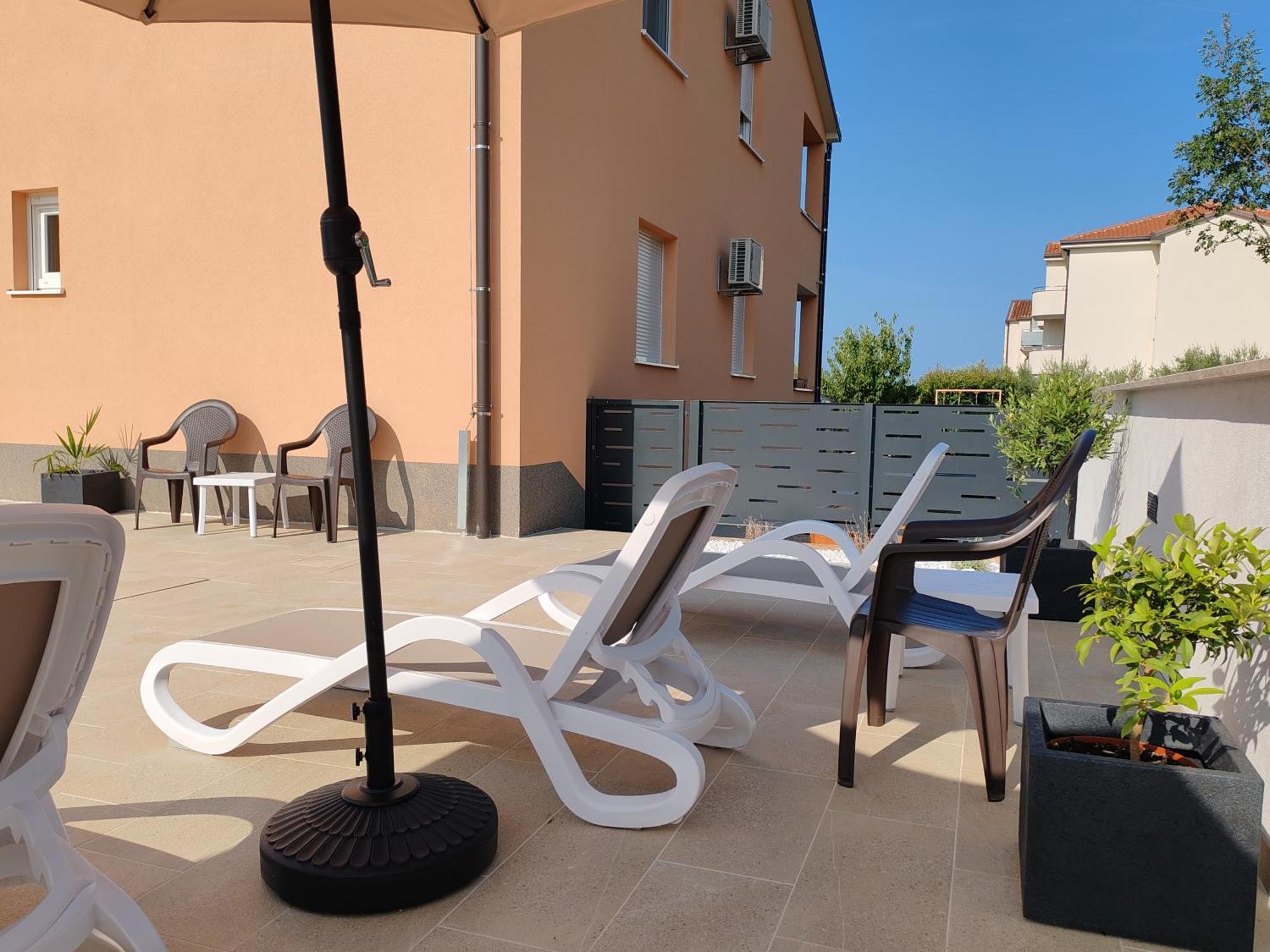 Apartments Oleander Lovrecica-Residence With Pool Exterior photo