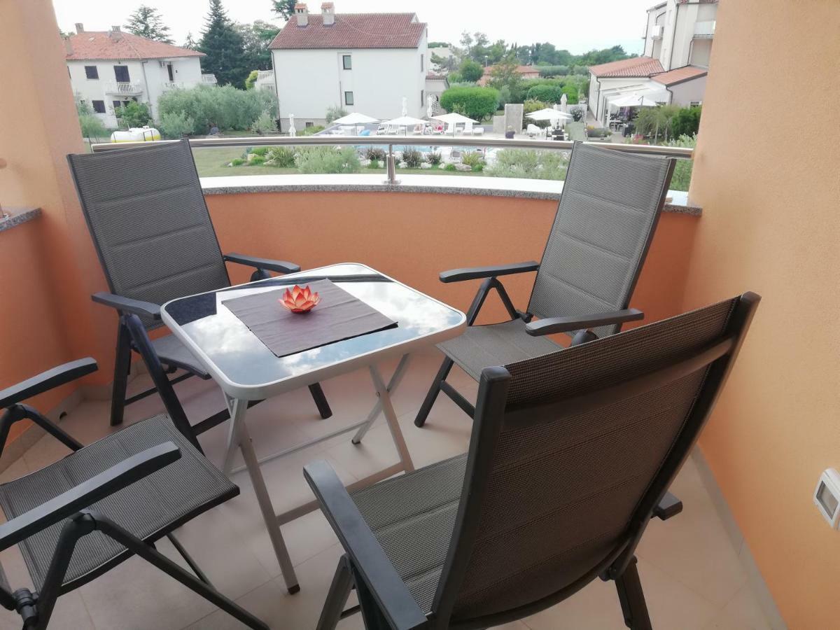 Apartments Oleander Lovrecica-Residence With Pool Exterior photo